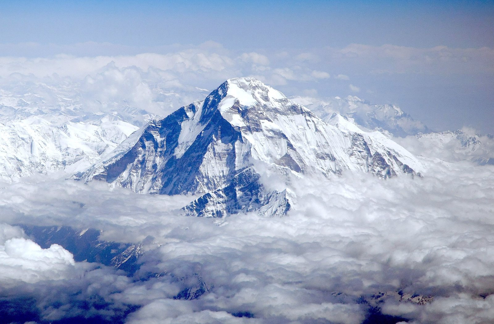 You are currently viewing Dhaulagiri: Embracing the Majesty of the White Mountain